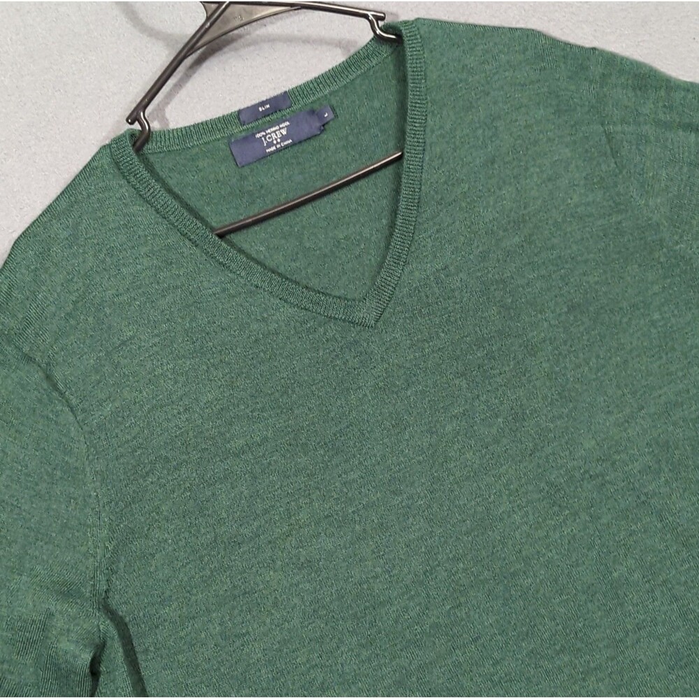 J. Crew Sweater Men's L Green Merino Wool Slim V-Neck  Preppy Casual Long Sleeve